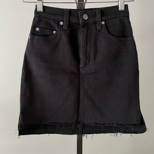 Aritzia Wilfred Free Black Denim Mini Skirt, frayed hem, size 00.